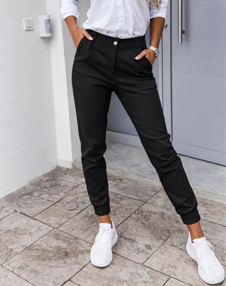 Stylish Chino Pants with High Waist and Tapered Legs