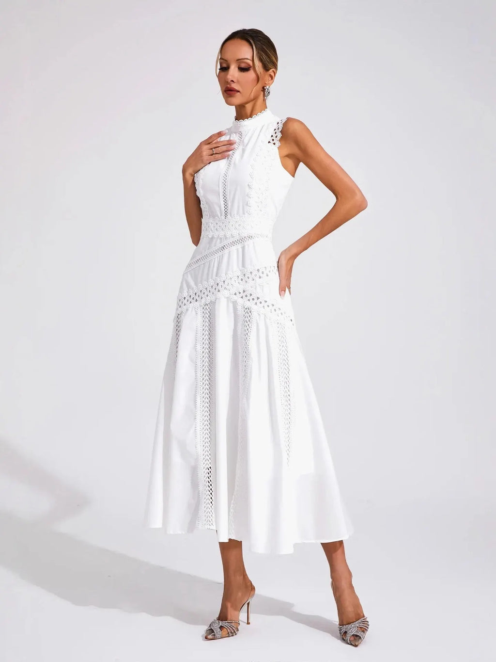 Sleeveless Elegant Long Lace-trimmed Dress