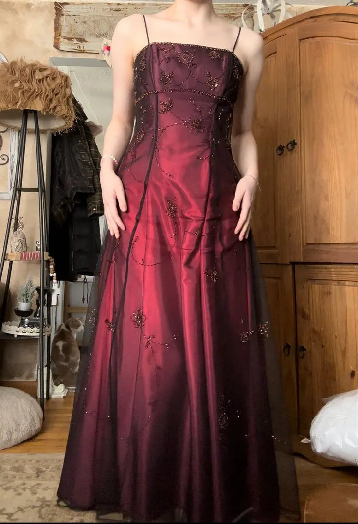 Burgundy Spaetti Straps Exquisite Beaded Long Tulle Ball Gown Evening Dress prom dress
