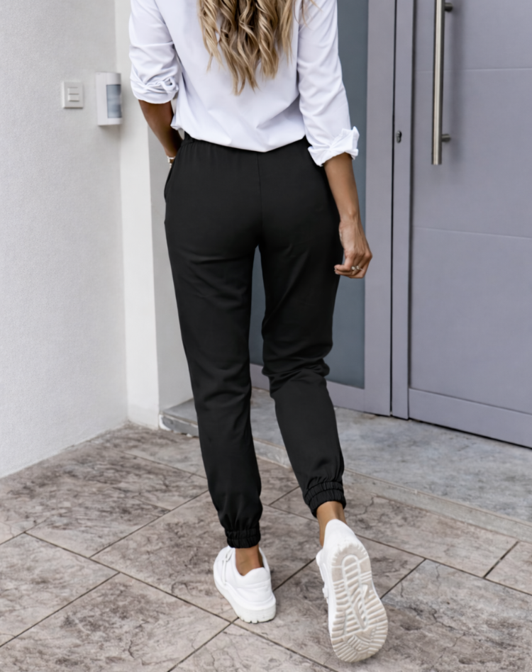 Stylish Chino Pants with High Waist and Tapered Legs