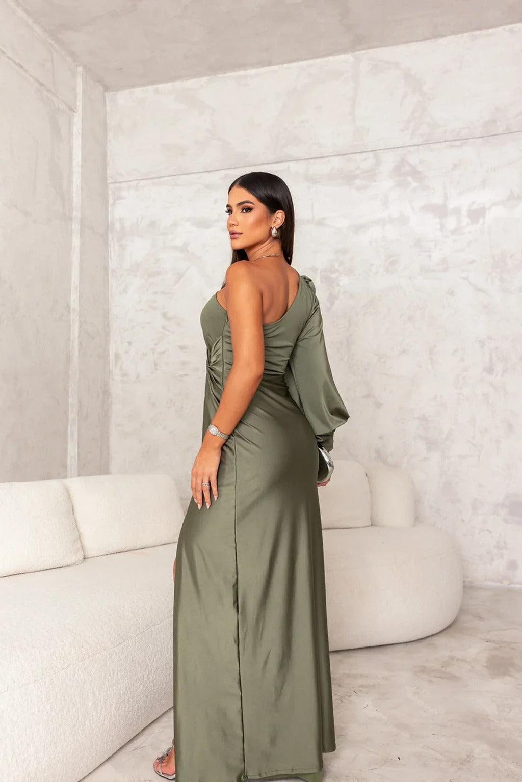 Sanne - Elegant evening dress with refined details