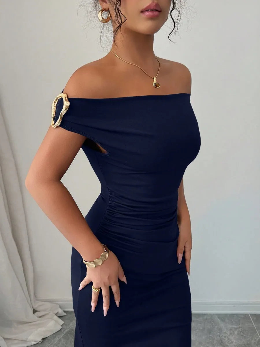 Off-shoulder Off Shoulder Pleated Metal Buckle Maxi Dresses