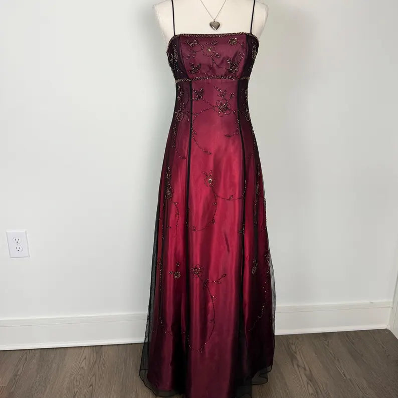 Burgundy Spaetti Straps Exquisite Beaded Long Tulle Ball Gown Evening Dress prom dress