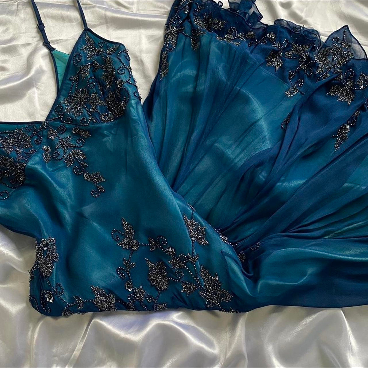 Dark blue gorgeous flowing vintage beautiful elegant delicate floral beaded spaetti strap long chiffon ball gown evening dress party dress prom dress