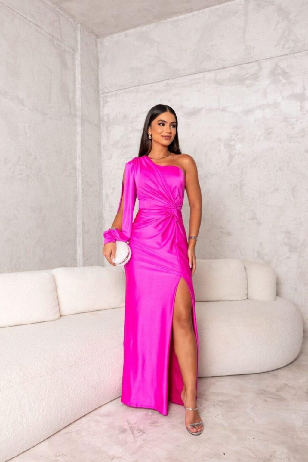Sanne - Elegant evening dress with refined details