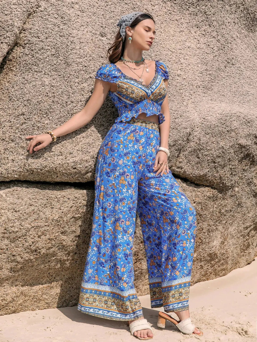 Two-Piece Outfit Set Casual V-Neck Top & Wide-Leg Pants