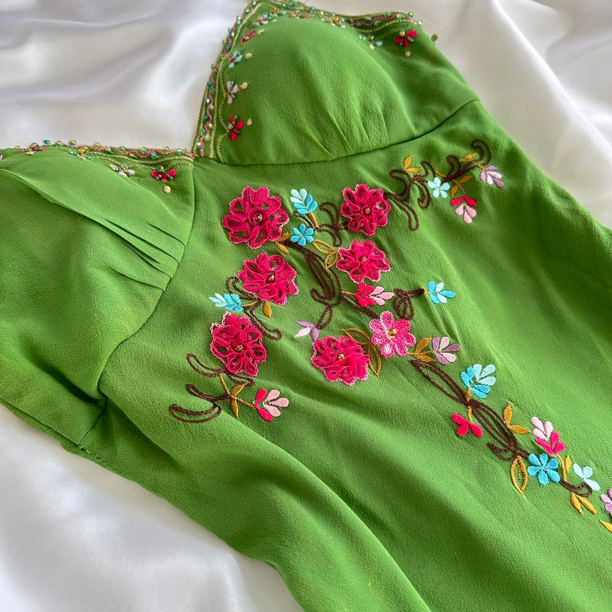 Grass Green Exquisite Floral Embroidery Spring Fairy Retro Fashion Spaetti Strap Midi satin Ball Gown Evening Dress Birthday Party Dress Prom Dress