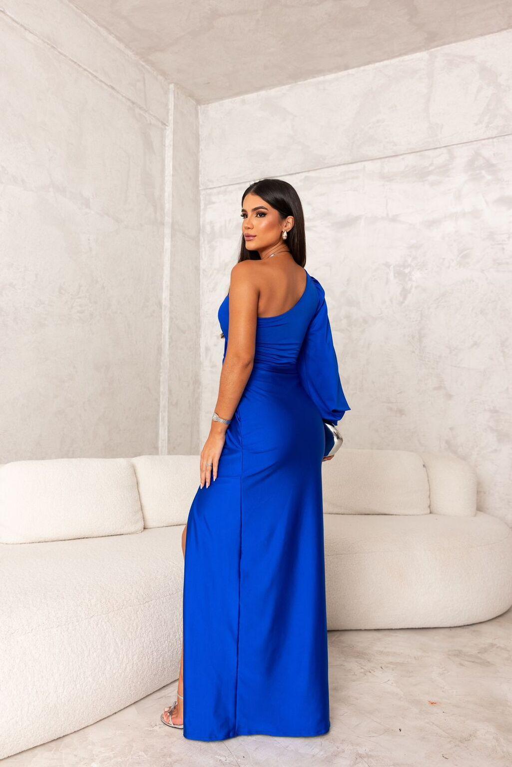 Sanne - Elegant evening dress with refined details