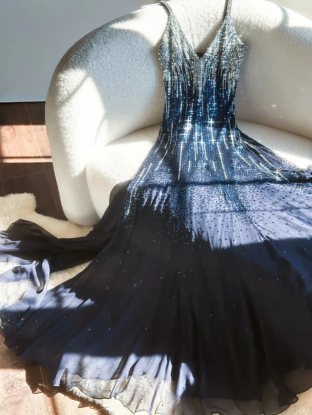 Blue Gorgeous Shiny Exquisite Beaded Spaetti Straps V Neck Long Sequined Chiffon Ball Gown Evening Dress Party Dress